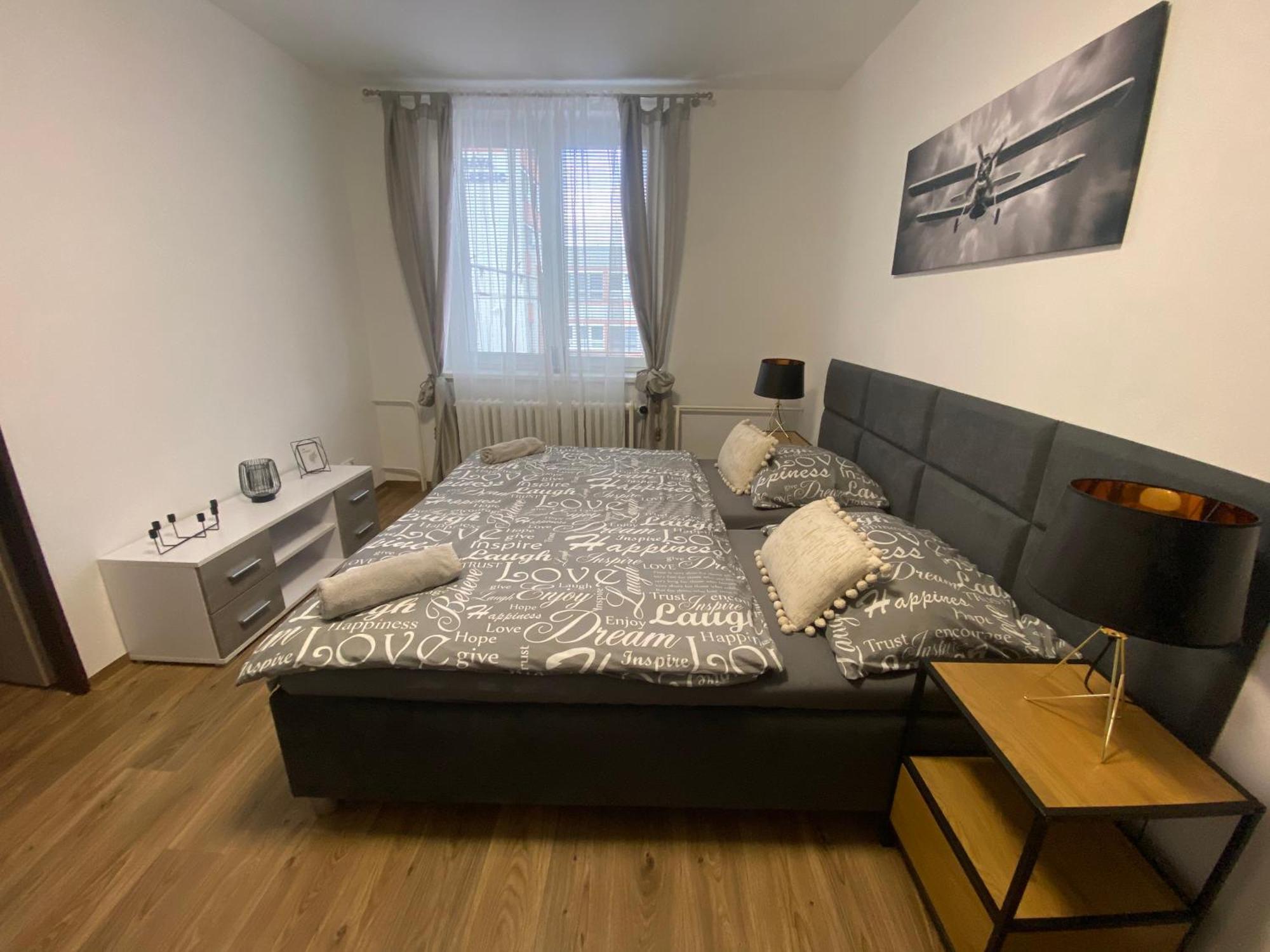 Cerna Ruze - Apartman 3 Plzeň Kültér fotó
